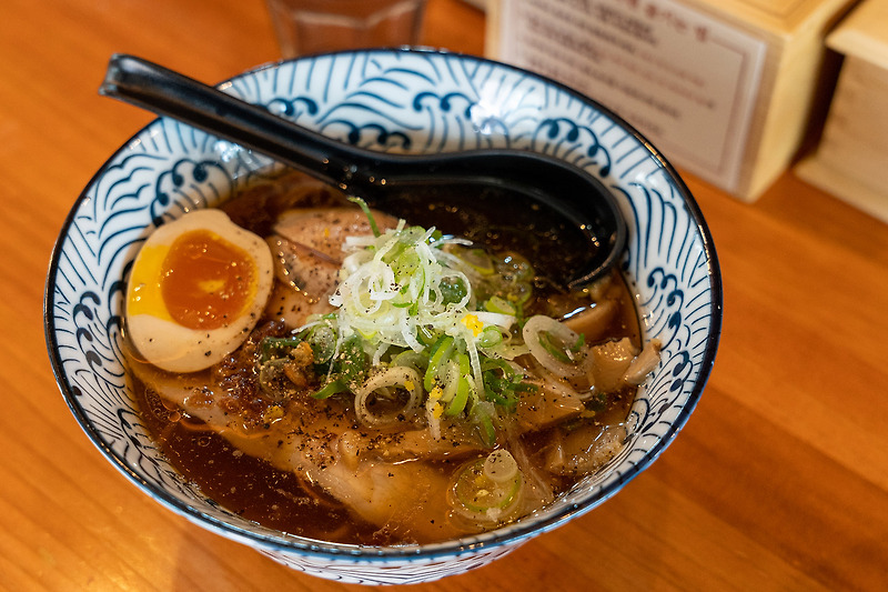 닭육수 베이스 일본라멘 - 양산 맛집 소금쟁이 라멘