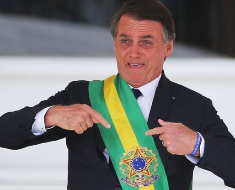 브라질 대통령, 기자 후려치고 싶다 발언 논란