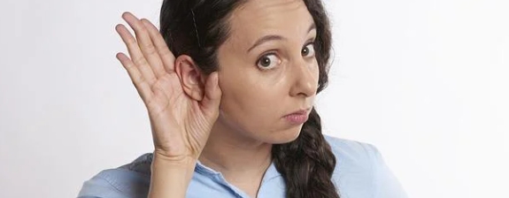 한쪽 귀 먹먹한 원인 / 청력 이상이 뇌종양의 신호일수 있다?