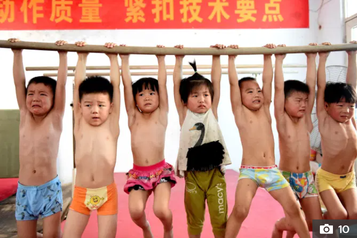 충격적인 중국의 우는 아이 아동학대급 올림픽 금메달 체육 조기교육(사진)