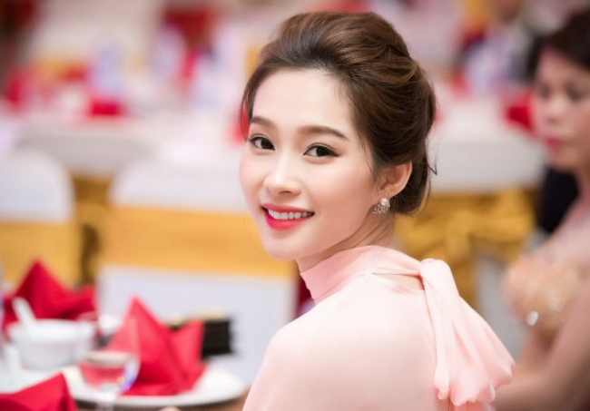 베트남에서 가장 예쁜 여자 연예인 TOP 10
