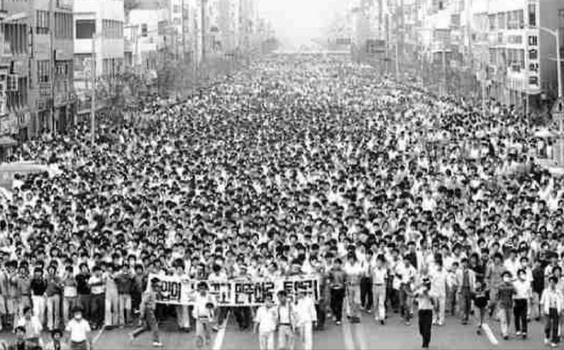 5.18 민주화운동 40주년 기념식과 전두환 재판