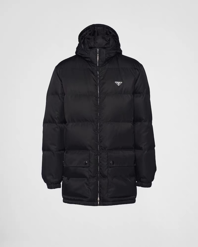 프라다 리나일론 롱 다운 패딩 재킷 자켓 SGC112은 겨울철에 따뜻하고 스타일리시한 외출복으로 많은 사람들에게 인기가 있는 제품입니다.  리밋플 review