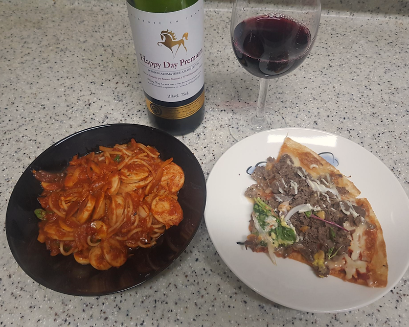 혼밥) 토마토 파스타와 와인