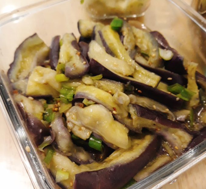 How to make seasoned eggplant.