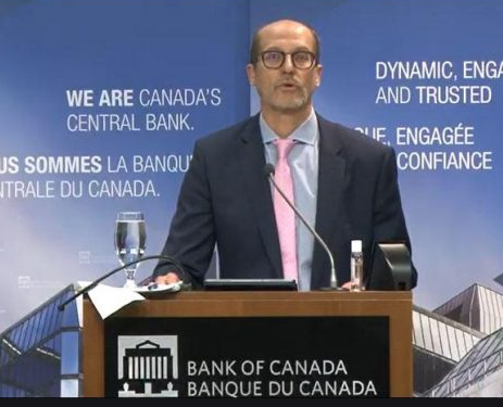 캐나다 중앙은행이 G7 국가 중 처음으로 Bond 매입 규모를 줄인다고 합니다.