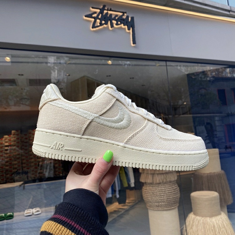 [NIKE x STUSSY] SP 나이키 X 스투시 에어포스1 로우 포실 스톤 FOSSIL STONE CZ9084-200