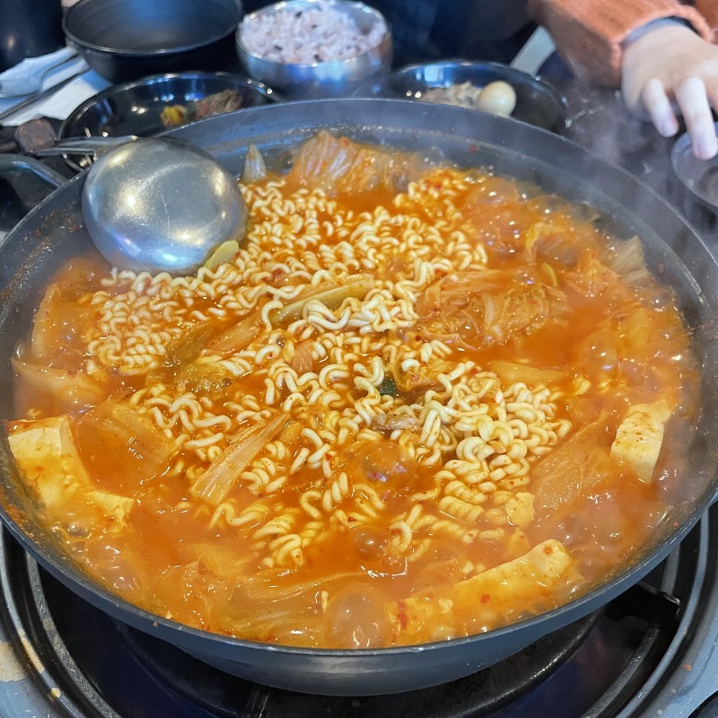 성수동 김치찌개 맛집, 성일식당 아들네 (성수 소고기, 돼지고기, 정식)