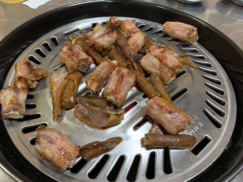 서울 돼지꼬리 노포 맛집 용마루굴다리껍데기