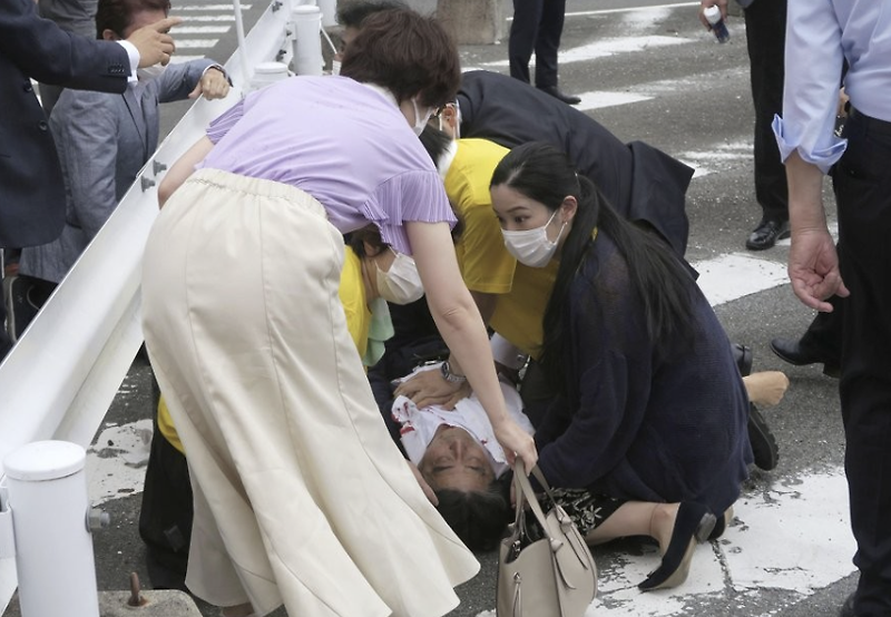 아베 신조 피격 사망 사건 (일본 전 총리 총기 피습 사망 관련 사진 포함)