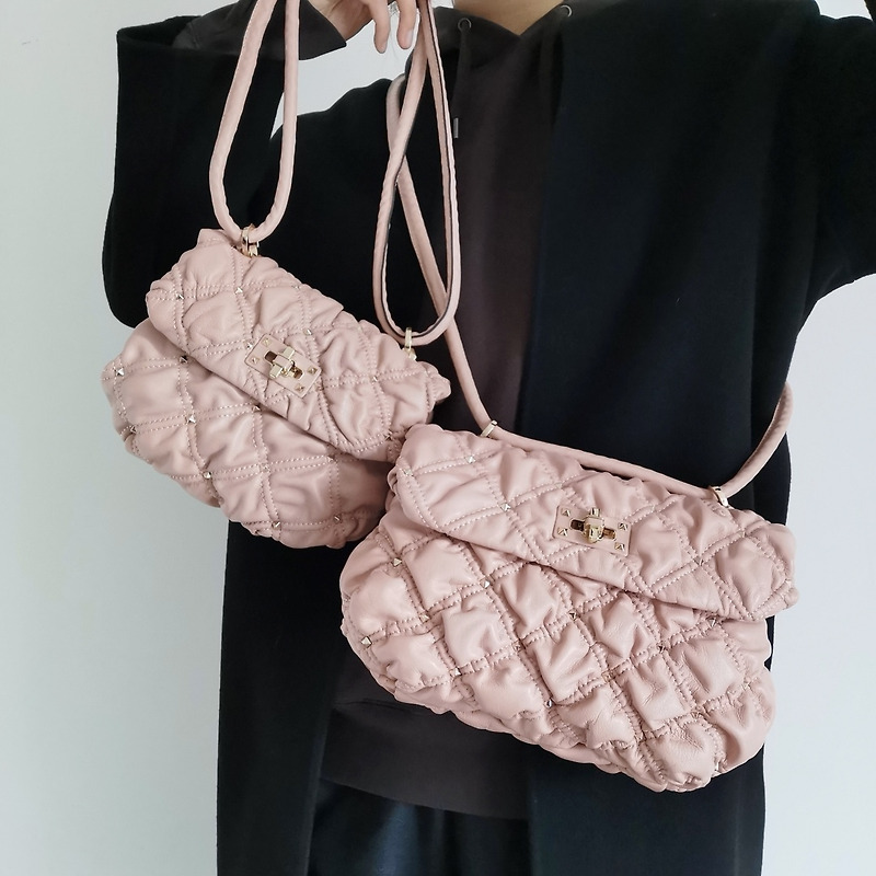 [VALENTINO] 발렌티노 나파 스파이크 숄더백 VW2B0H79EFZ0RO (3 COLOR)