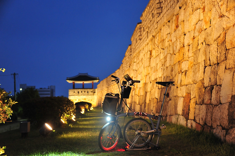 미니벨로 야간 라이딩 | #브롬톤과 수원  한 바퀴