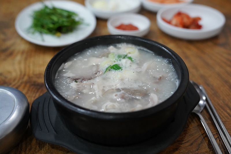 신대방삼거리역 얼큰한 순대국이 생각날 땐 :: 오족 왕족발 순대국