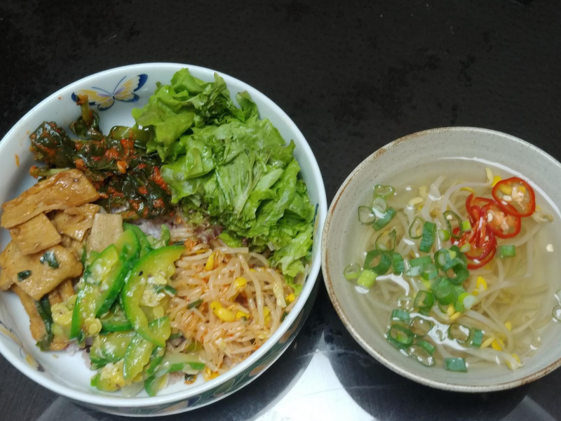 비빔밥과 콩나물냉국