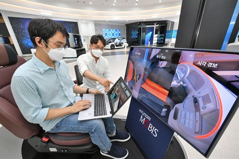 현대모비스, 세계 최초 뇌파 기술로 졸음 30% 감소 VIDEO:Hyundai Mobis reduces drowsiness by 30% with the world's first brainwave technology