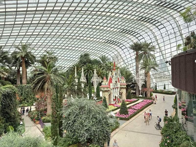 싱가포르 도시 속 거대한 식물원, 가든스 바이 더 베이 Gardens by the Bay