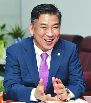 최승재 국회의원 프로필