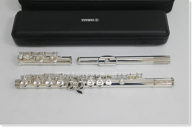 [중고 플룻] 중고 야마하 플룻 YFL-211(신형케이스, 10회미만 사용)
