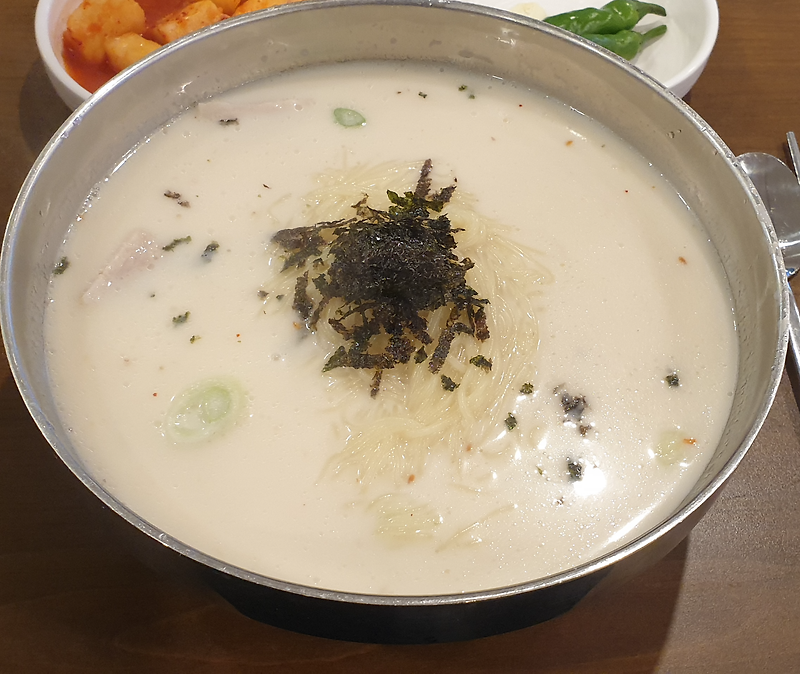 [여의도] 소문난부자돼지국밥 - 고기국수, 쟁반순대