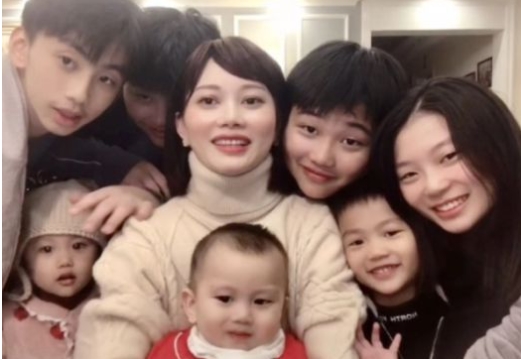 벌금내며 7자녀 출산한 중국 여성 화제