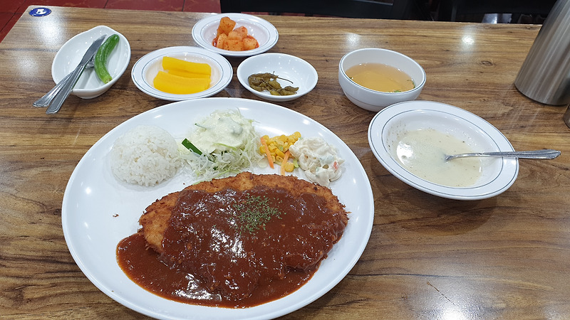[오늘 점심 고?] 오랜만에먹는 보라매역 왕돈까스