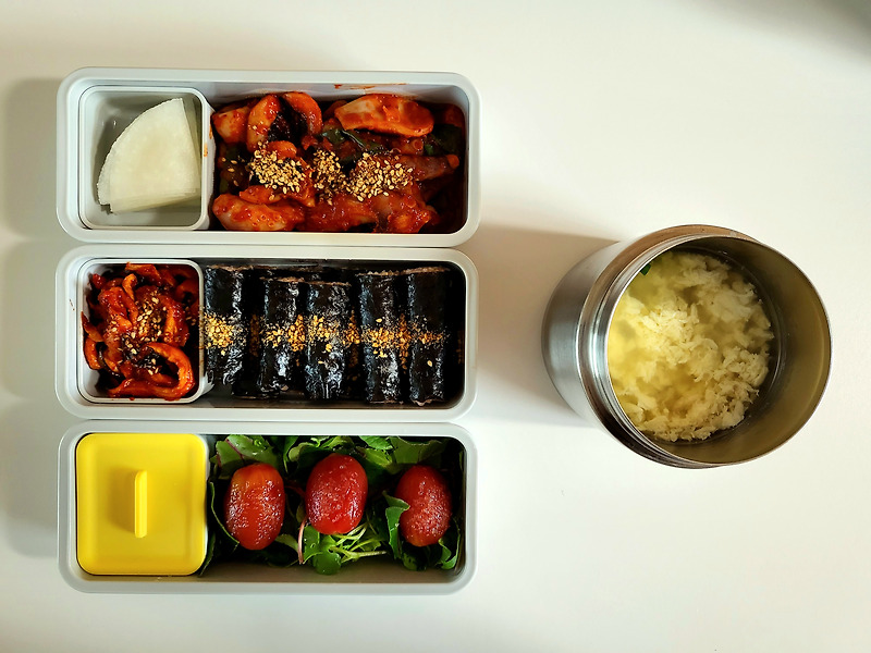 2022.07.05 남편 점심 도시락 메뉴 | 충무김밥, 무말랭이, 낙지볶음, 계란국, 샐러드