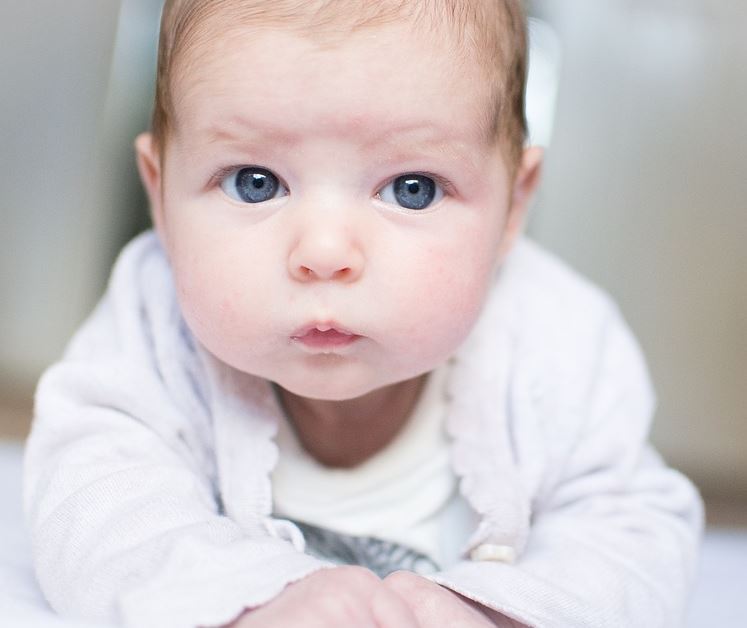 4~6개월 아기 피부 관련 정보 및 정전기관 자극