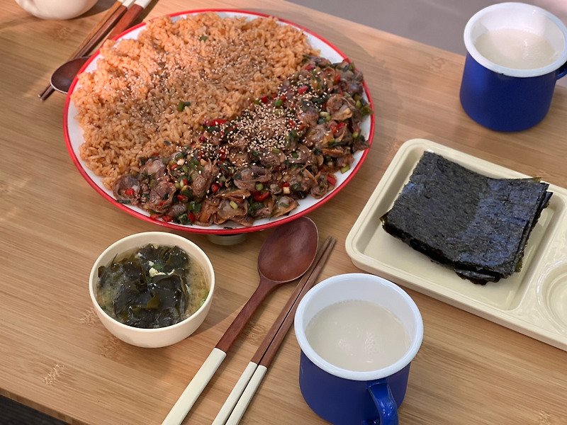 캠핑에서 간단하게 먹을 수 있는 캠핑요리 : 꼬막비빔밥