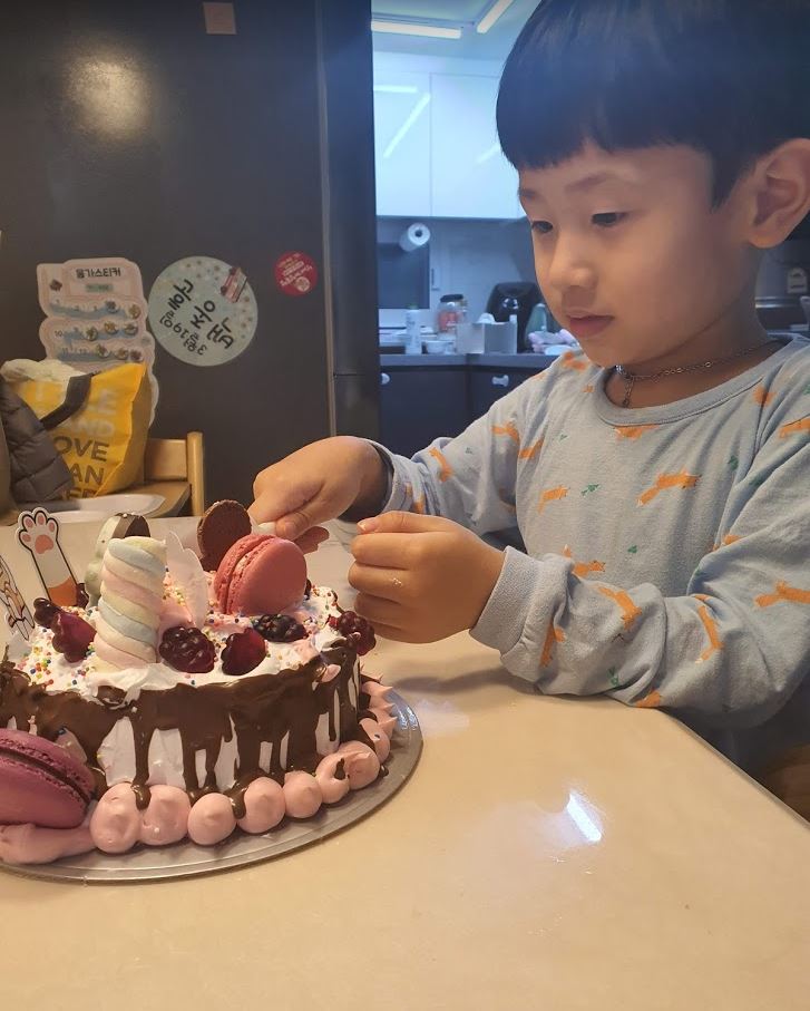4살 아이 집콕 놀이 크리스마스 케이크 만들기