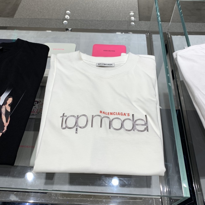 [BALENCIAGA] 발렌시아가 탑 모델 TOP MODEL 미디엄 핏 반팔 티셔츠 612966TIV821000 (2 COLOR)
