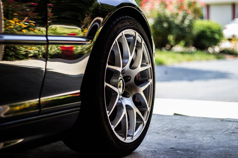 자동차 타이어 점검 시기, 구매와 렌탈 둘 중에 어느것?