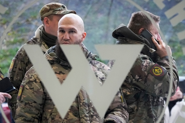 러시아 민간 용병단체 와그너, “쏴도 안 죽어” “좀비처럼 전진”… 러시아 죄수 용병 ‘마약설’