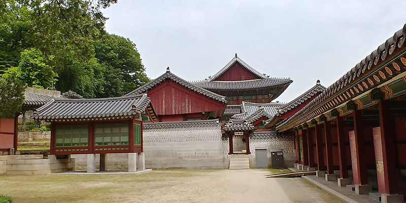Imagine how the government offices of Changdeokgung palace in Seoul look like