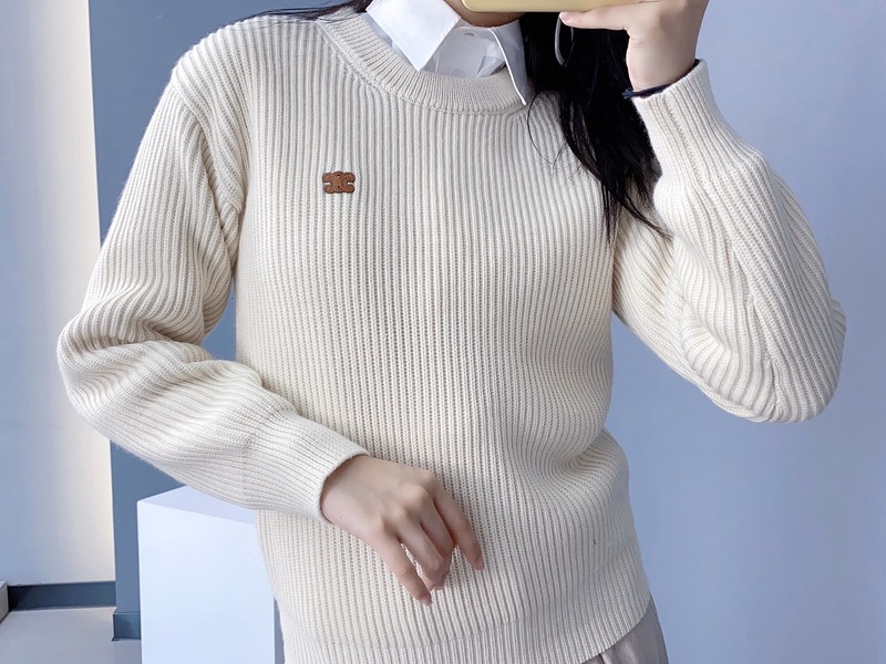 [CELINE] 셀린느 'TRIOMPHE'골지 울 소재 크루 넥 니트 스웨터 2A68E355K.11BU