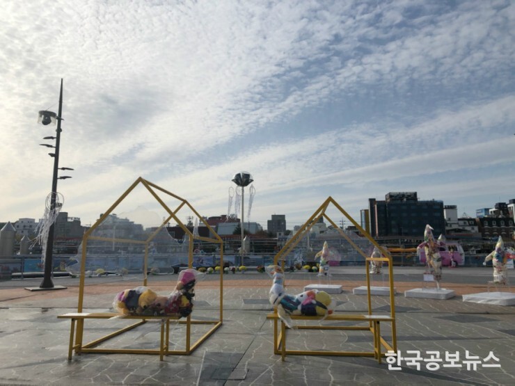포항 해상공원에 ‘K팝 아이돌’ 설치미술 전시 열려