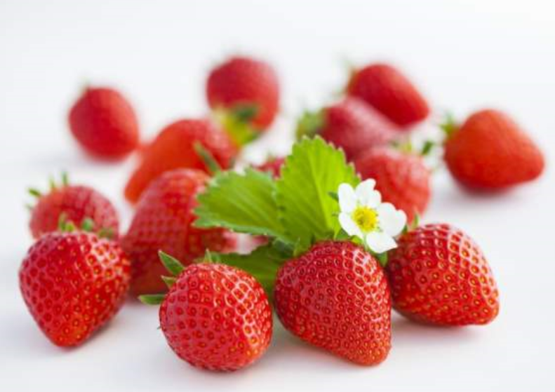 봄철 제철 과일 딸기 효능 및 부작용 알아보세요
