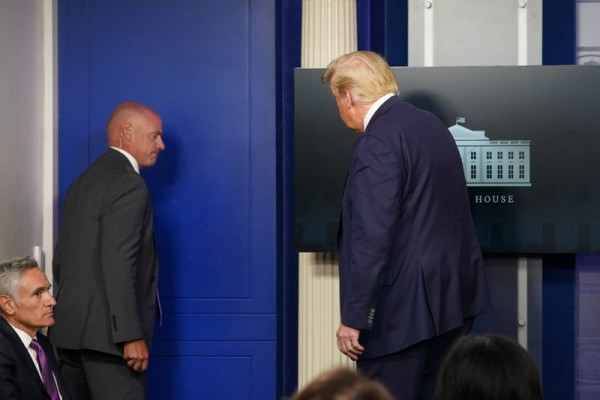 백악관 인근 총격 트럼프 미 대통령 충격받았다.
