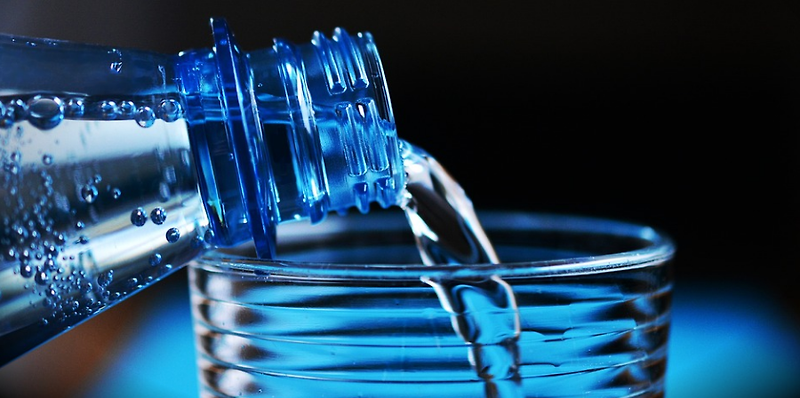 건강과 웰빙을 위한 필수 키워드: 물 마시기와 하루 권장량