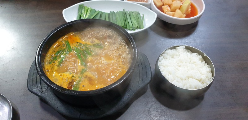 [여의도] 병천황토방순대 - 돼지국밥