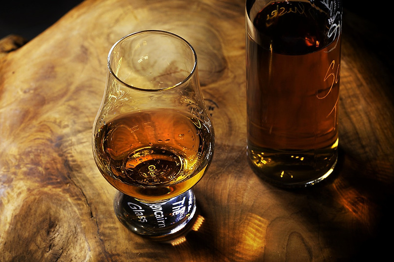 위스키(Whisky) 용어 : 생명의 물, 맥아, 피트, 니트, 글렌캐런, 매시빌, 캐스크 스트랭스