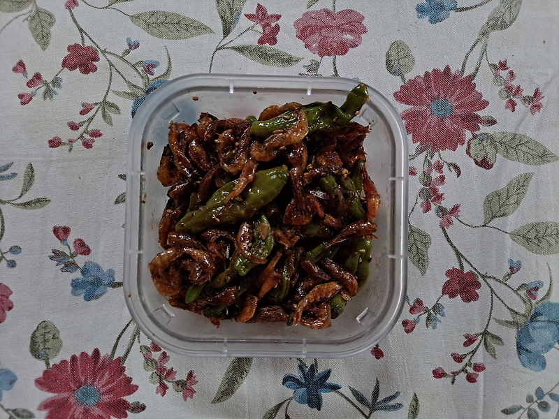 짭짤하고 고소한 감칠맛, 마른새우볶음(Stir-fried Dried Shrimp)