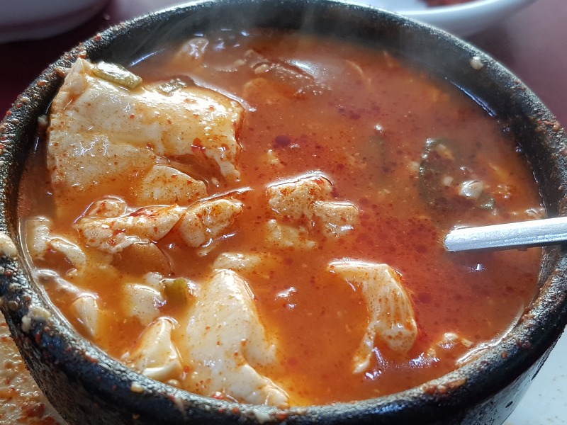부산에서 유명한 순두부 맛집, 남포동 혼밥 최강! 돌고래 순두부 후기