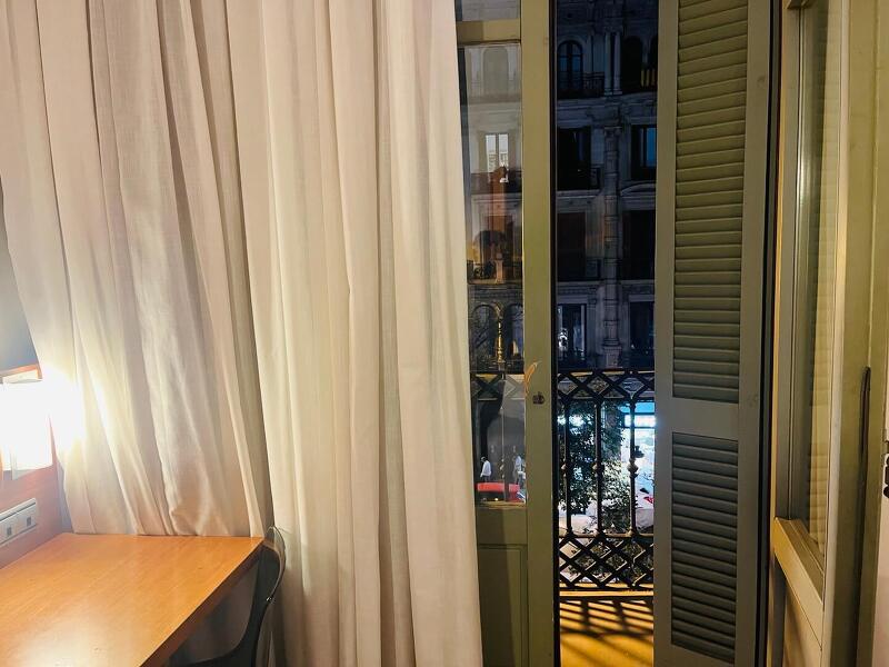스페인 바르셀로나 여행 #4 카탈루냐 광장 주변 호텔 추천, 아시아나 항공 리뷰, 시차 극복 방법