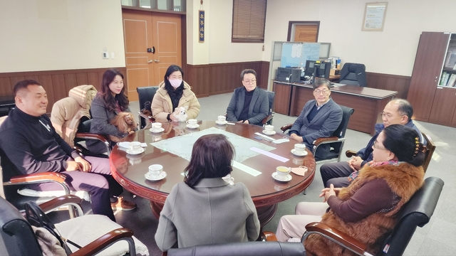 둥글개봉사단, 법무부 미평여자학교 방문 '위생용품 후원'과 함께 '2023년 동물매개치유 활동' 토의