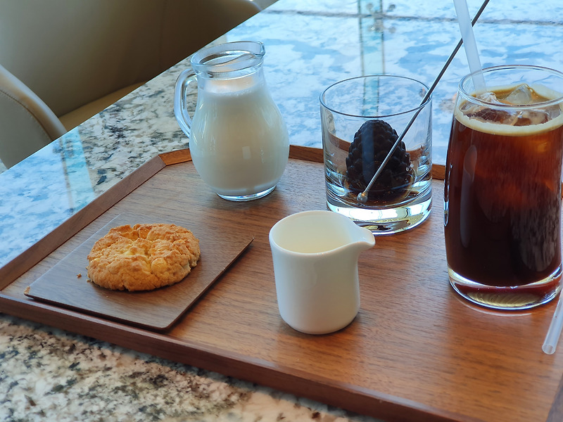 속초 울산바위가 보이는 전망좋은 카페,  The Ambrosia - 더 엠브로시아 커피, 음료 솔직후기