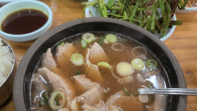 부산맛집 맑은국물과 야들야들한 고기의 돼지국밥 / 합천국밥집