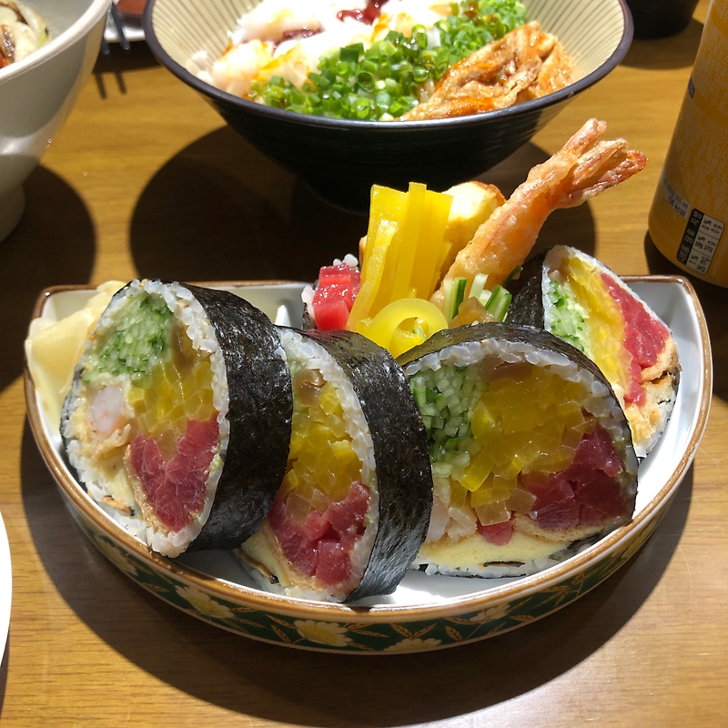 부산 해리단길 맛집/카페  :  료미 에서 밥먹고 걸어서 더블에이커피 !