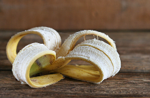 당신만 모르는 바나나 껍질 버리지 않고 현명하게 사용하는 방법 5가지