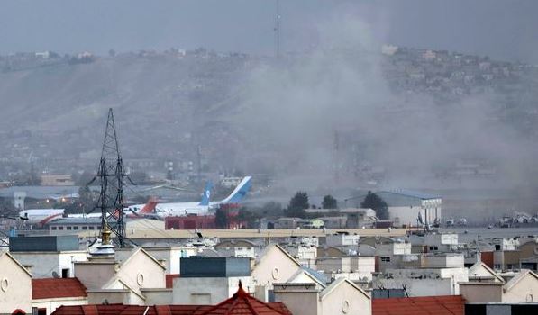 카불공항 자살폭탄 테러 미군 수십명 사망
