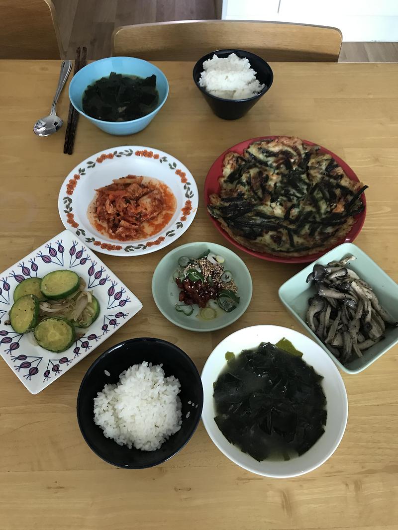 조선향미로 집밥 만들기, 기장물산 미역국 끓이기 + 기장물산 해초샐러드